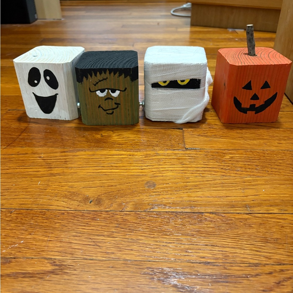 Halloween Wooden Block Decorations qty 4